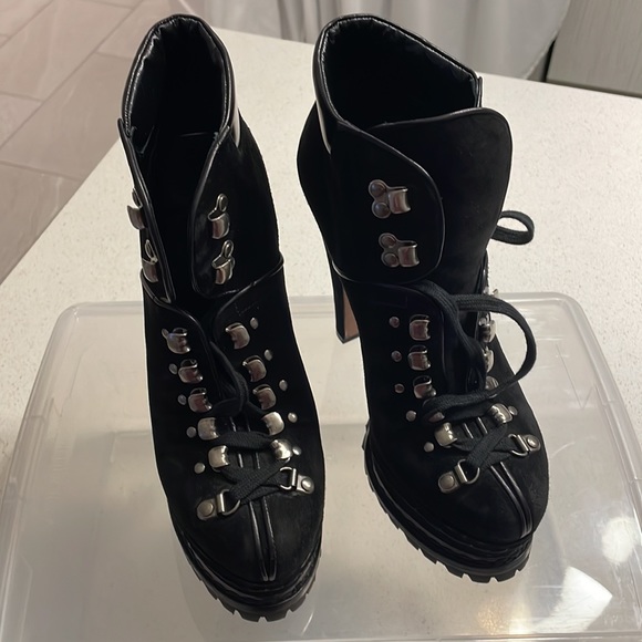 Authentic Alaia Hiking Boots - Picture 3 of 12